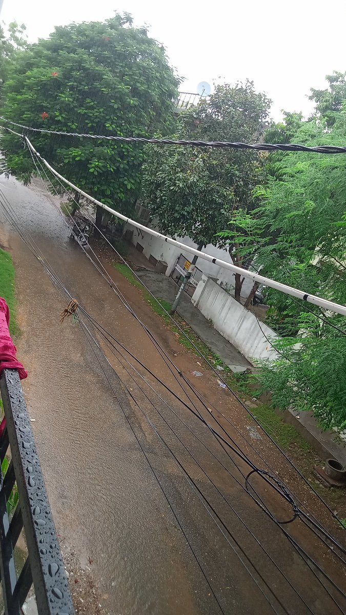 ImJeetesh's tweet photo. बिन मौसम बारिश। सामने सब कुछ है फिर भी हम महसूस नही कर रहे। 
#climate_shifting
#JaipurRain https://t.co/OizkLis1zc