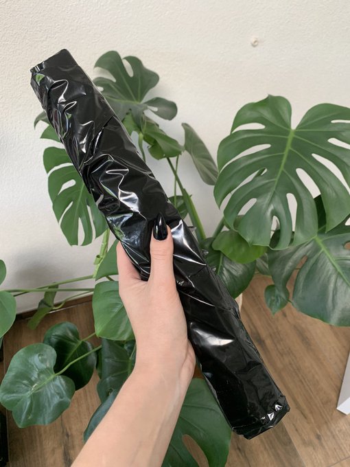 Discreet Amazon dildo package ? https://t.co/ZlRW22RPd0