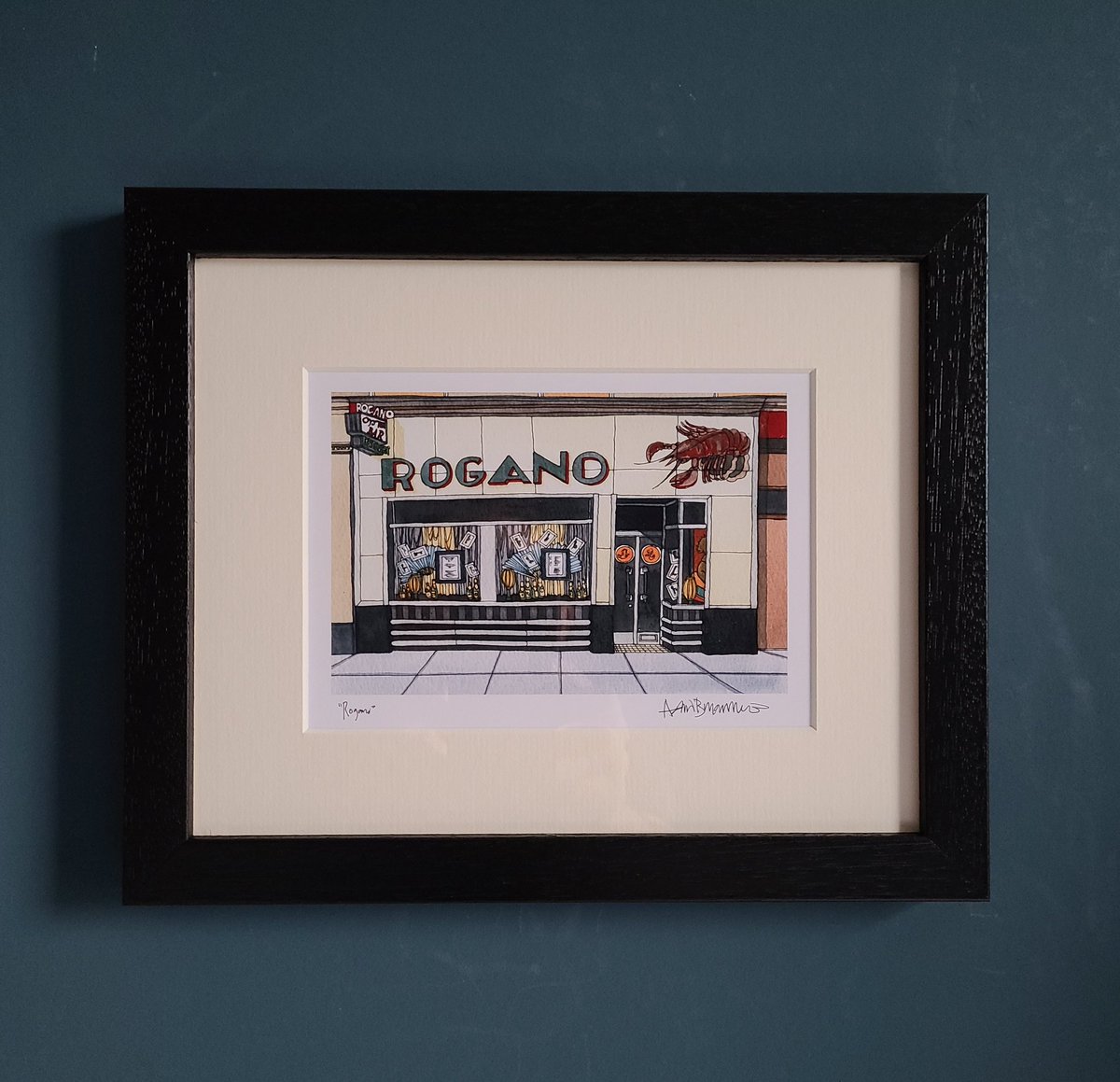 adrianmcmurchie's tweet photo. 'Rogano' again! Sorry. This was the first of many views I've painted of it over the years. If it doesn't re-open soon I'm going to force entry and start free pouring dry martinis 🍸who's with me? ✊ #roganorestaurant #rogano #therogano #artdeco #Glasgow #glasgowprint #glasgowgift https://t.co/nCOkVCUDMR