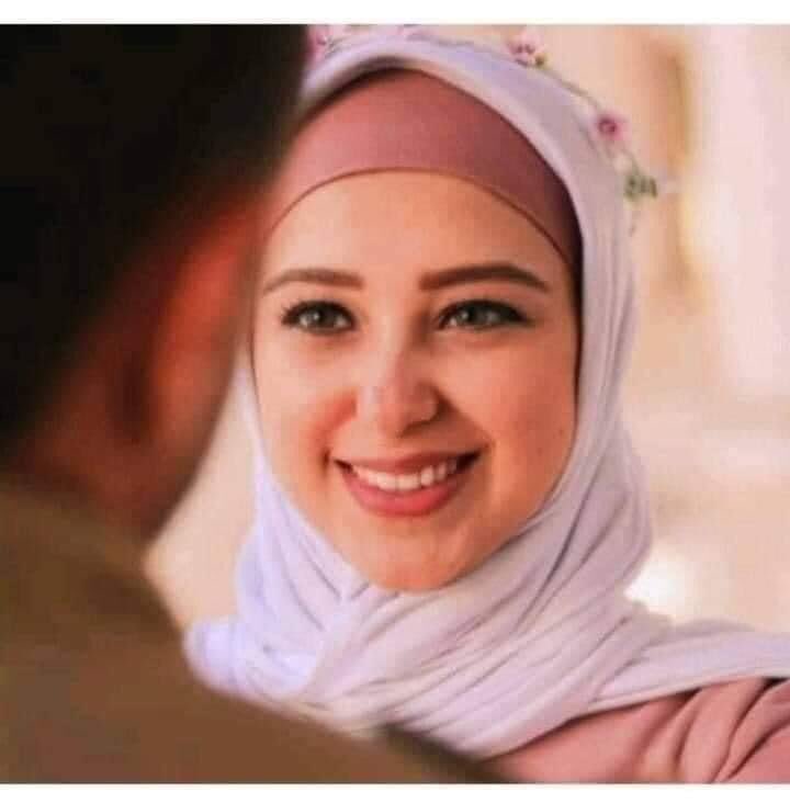 Nadasealsied's tweet photo. أنا كيف أتخطاك
وأنت الذي اسعدت قلبي!
وإن سألوك عني قل لهم
ھي الوحيده التي أﺩمنتني
ليس الحب ان تبقى مع من تحب
لكن الحب ان تثق بأنك بقلب من تحب
مسااء السعادة يا طيبين
#مساؤكم_انا
#Ndad https://t.co/e0eYlyJ7ZQ
