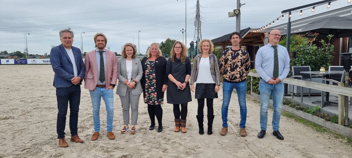 Nog steeds overdonderd dat ik mijzelf sinds gister Nuffield Scholar 2022 mag noemen. Wat een eer en onwijs gave kans, heel veel zin om te gaan leren en nieuwe kennis mee terug te nemen voor onze mooie agrarische sector #NuffieldAg <a href="/LTONoord/">LTO Noord</a>