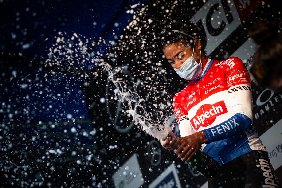 AlpecinPT's tweet photo. 📢 Fantastic news: #Alpecin (Dr. Wolff Group) and team #AlpecinFenix have extended their partnership with four additional years, until the end of 2025! 

📝 Read more here: https://t.co/8tQQUkNPPp

📸 PhotoNews, https://t.co/qSc5bgfj5u &amp; Michal Cerveny https://t.co/ql6eeK2OTP