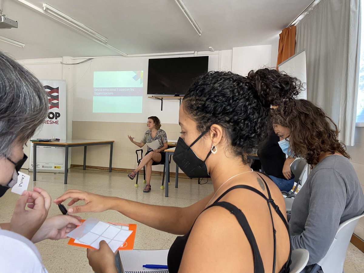 CoopMaresme's tweet photo. Dissabte de jornada formativa sobre l’ètica de les #cures

Comencem parlant de les relacions de poder dins dels col·lectius

L’@esberla_coop, @XarxaClack i @musicopcat són les #coopes formadores

Gràcies @FundacioMaresme per cedir-nos l’espai 😍 https://t.co/IT6wOERBmf