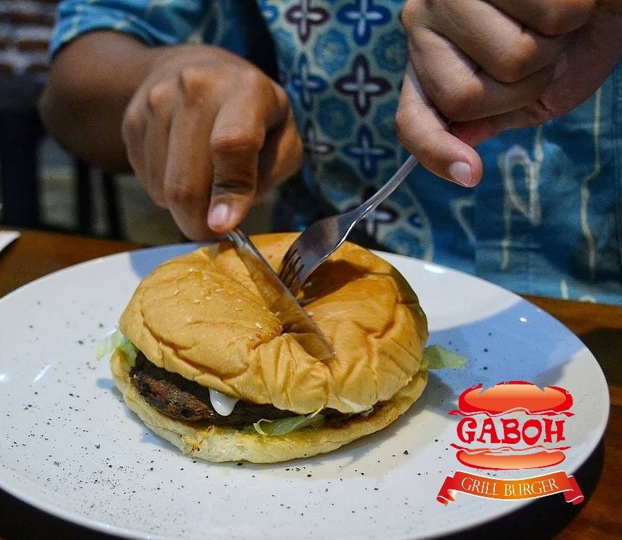 Mam dulu yuk sebelum malming!

#burgergaboh #gabohburger #gabohkatamso #grabfoodmedan #gofoodmedan #saturdayvibes #makanapahariini #medan #medanfoodlover #makananmedan #burgermedan