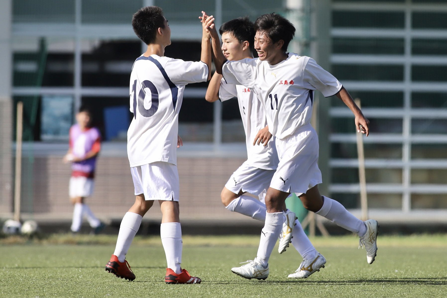 ꮇꭺꮶꮼꭲꮼ ꮶ 2ヶ月ぶりのサッカー撮影はカメラの性能に助けられてなんとか無難に撮れました 試合は負けましたが これからが楽しみになる内容だったと思います しかし サッカー撮影は楽しい 夢中になり過ぎて1試合で1270枚も撮ってしまいました