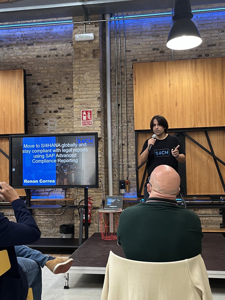 S4CN_BR's tweet photo. @Nan_Correa apresentado sobre ACR no #sitvlc ! Logo logo a apresentação e os slides vão estar disponíveis no youtube e no https://t.co/quaxNkIFx5 https://t.co/s7iUQDVEnd