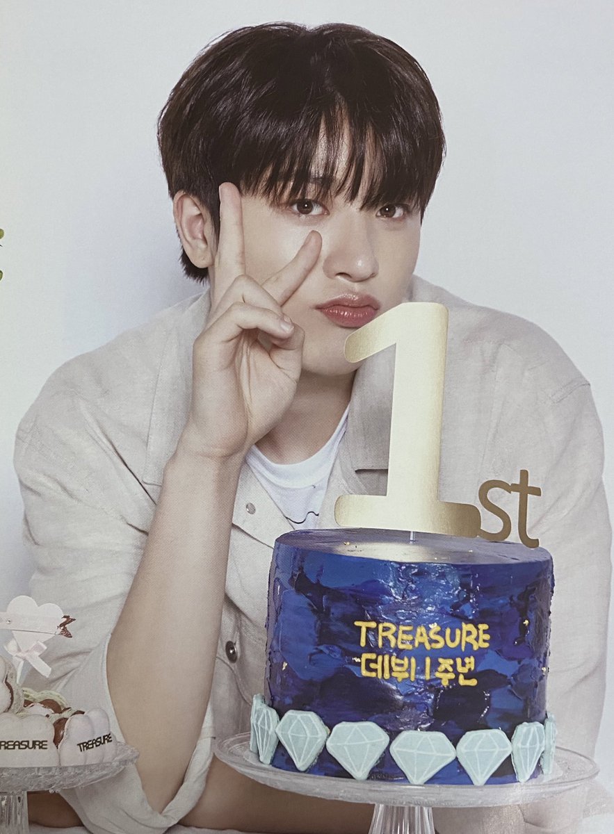 damhwanbear's tweet photo. ☝🏼 #visual #faceofthegroup #center #model #bestmember #treasure #sojunghwan https://t.co/EsCWZXcjKy