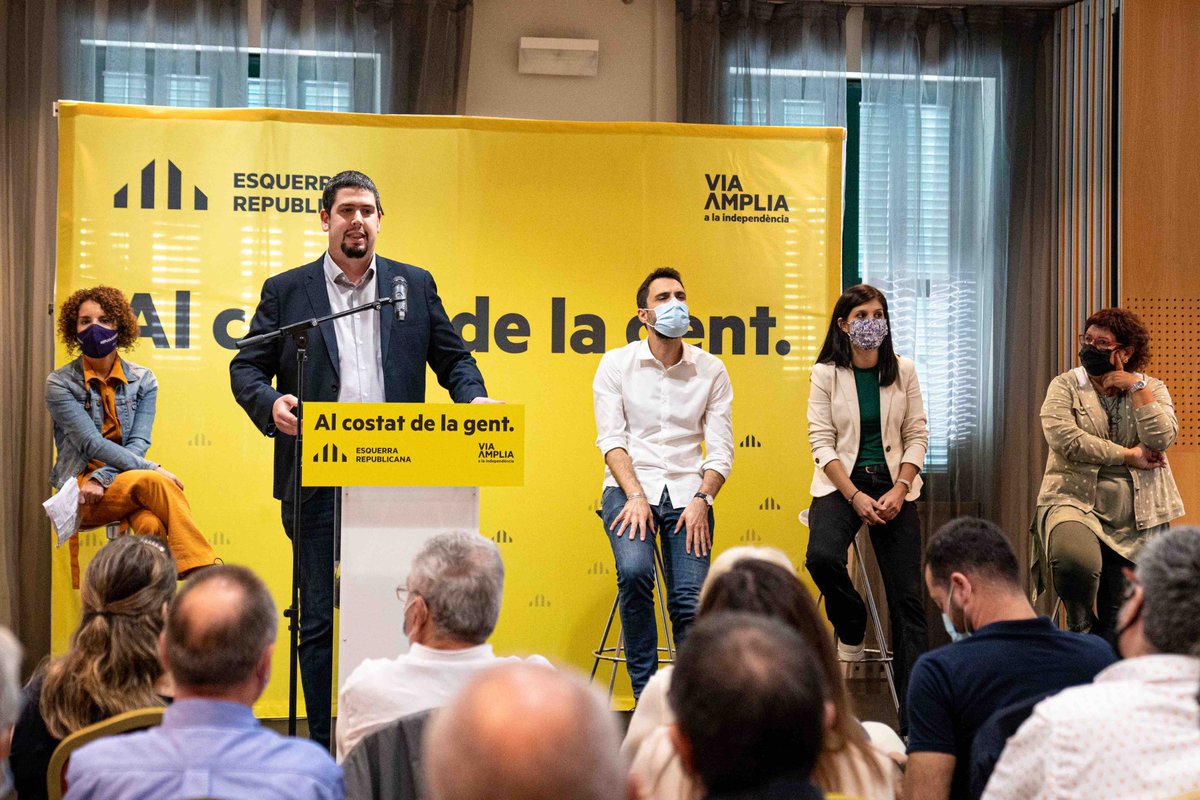 paupresas's tweet photo. La gran família que som a @erc_fedgirona hem inaugurat el curs polític i hem celebrat un emotiu i merescut homenatge a l'amic "Mines"
Determinats i convençuts que la República Catalana sorgirà dels nostres #municipsrepublicans
✊Municipalisme🎗️Amnistia i🗳️Independència! https://t.co/IqlDxvBpQG