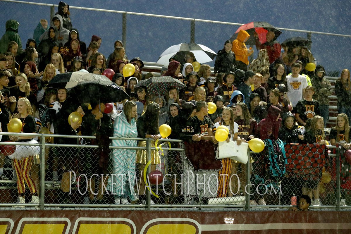PocketWPhoto's tweet photo. Friday night lightning! Photos from the Lake City at Pine Island Football game are up this morning and I think it is my favorite gallery this season... Here: https://t.co/HODdJDTIBI

#football #lakecitytigers #pipanthers #mshsl #highschool #sportsphotography #pocketwatchphoto https://t.co/Z26cIzC2gI