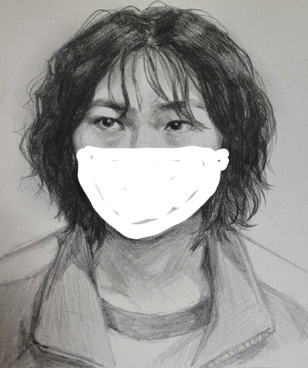 딸네미가 그려온 새벽이 얼굴.

코부터 마스크 씌우고 나니 딱 대학때 안경벗은 내얼굴이라 깜놀.
시대를 잘못만난 자의 비애.
#SquidGames 
#강새벽