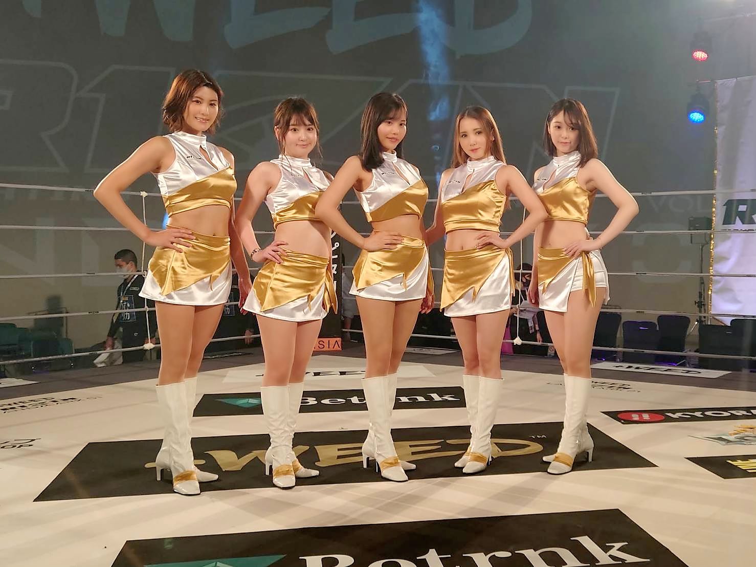 桃尻　かなめ　制服  / X