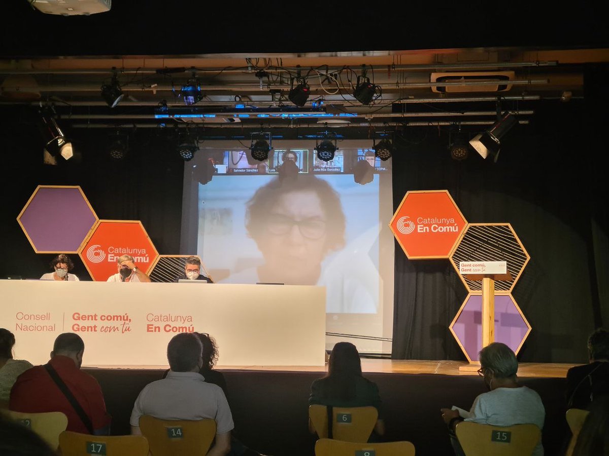 LolaCastro19's tweet photo. Un #ConsellNacional de ⁦@CatEnComu⁩  fonamental , amb un bon  debat  i unes intervencions enriquidores.

Seguim!

#Arrelar #Guanyar #Transformar https://t.co/SgqChOXaHe