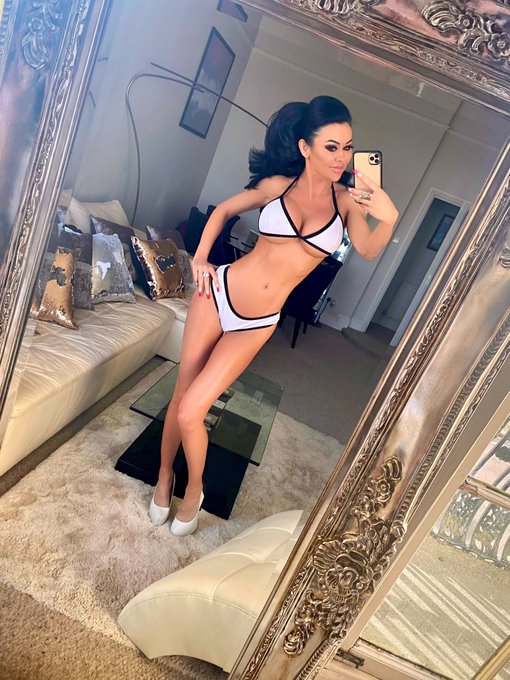 Check out my new cushions! 😜✨ https://t.co/3U2IZPUJ9o