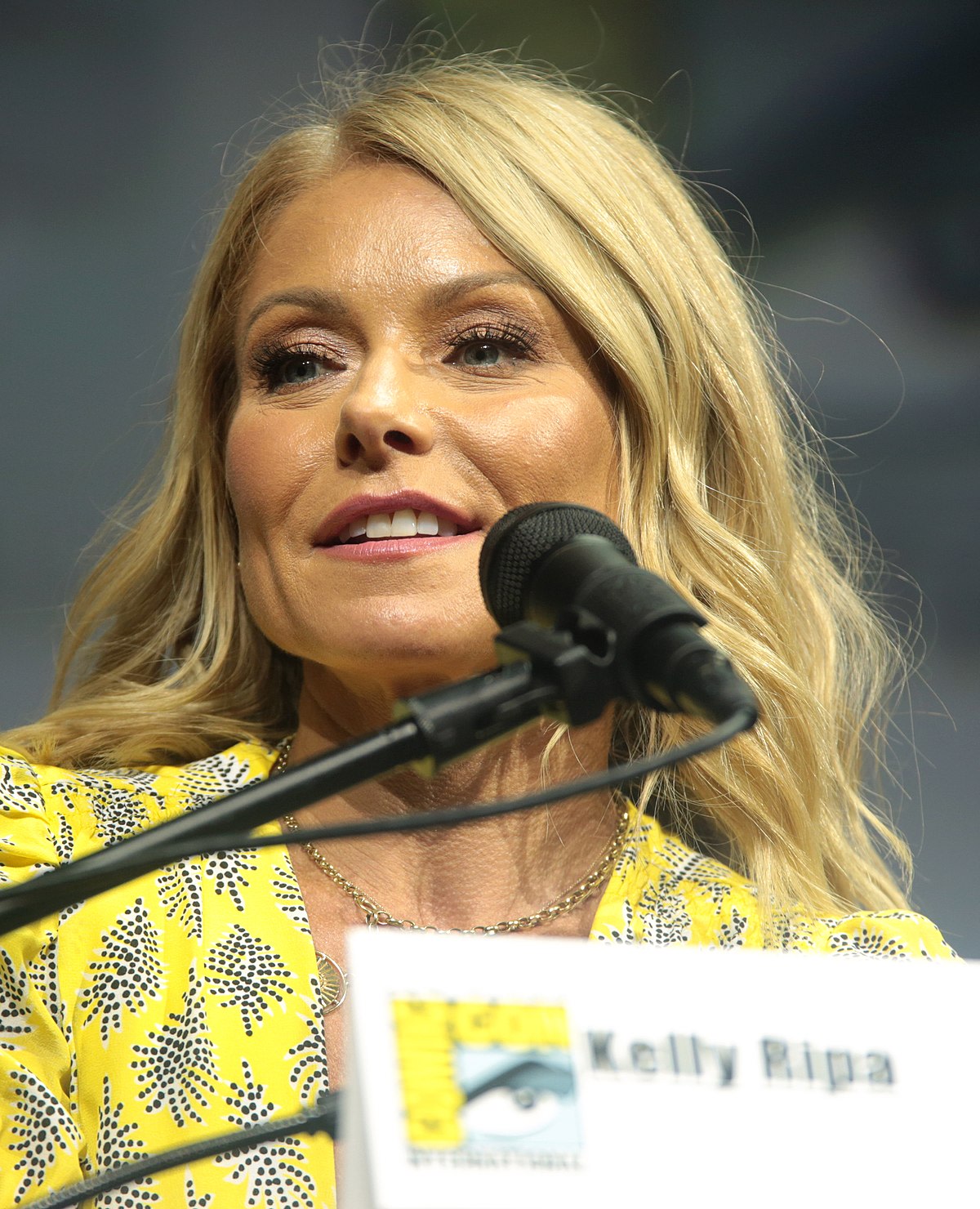 Happy Birthday 2002 Grand Marshal Kelly Ripa!  