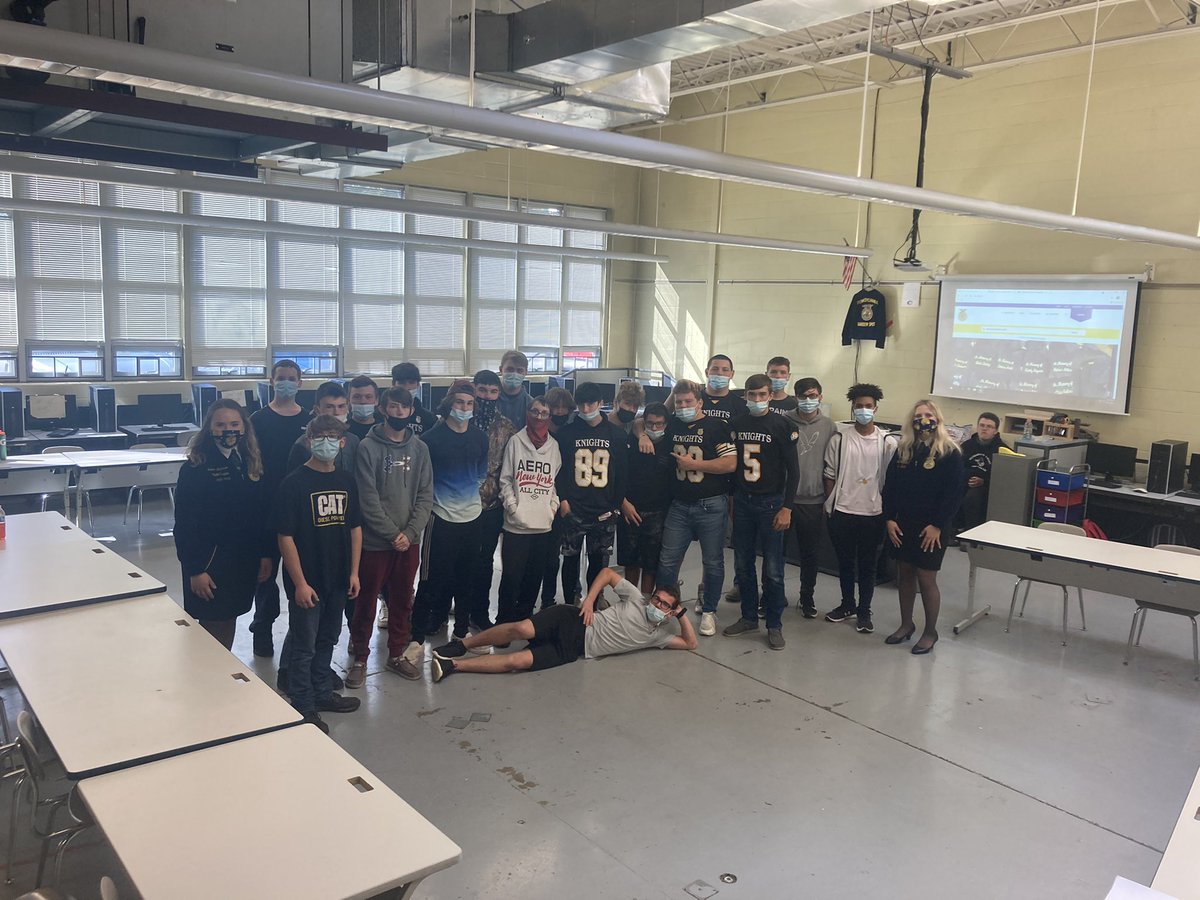 MoshannonFFA's tweet photo. We had such an incredible visit with the Pennsylvania FFA State Officers and Executive Director yesterday! The students learned more about what FFA is and how they can get even more involved. We also talked about the @PA_FFA theme of EMBRACE! #mvag #mvffa #agedu #paffa https://t.co/YsJiZ9GXbo
