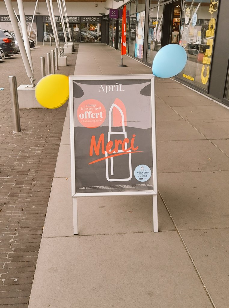 WeekendduClient's tweet photo. Au centre commercial Les Dauphins à #Mouscron, il y a de quoi faire plaisir aux petits et aux grands 🤩🥳 #weekendduclient https://t.co/Rrxp4Y3zNp