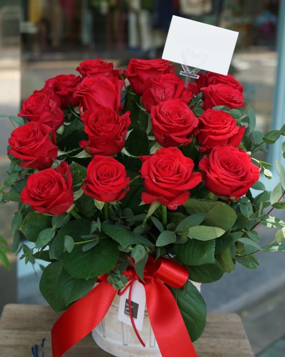 flowergiftkorea's tweet photo. So many anniversaries celebrating this month.
It's our pleasure to make them happy by receiving our beautiful flowers as their anniversary gifts.
#weddinganniversarygift🎁 #anniversarygifts🎁 #love
#flowergiftkorea
#korea #seoul #flower #yangjae #koreatravel #flowerskorea #kr https://t.co/MiaOoGBZlj