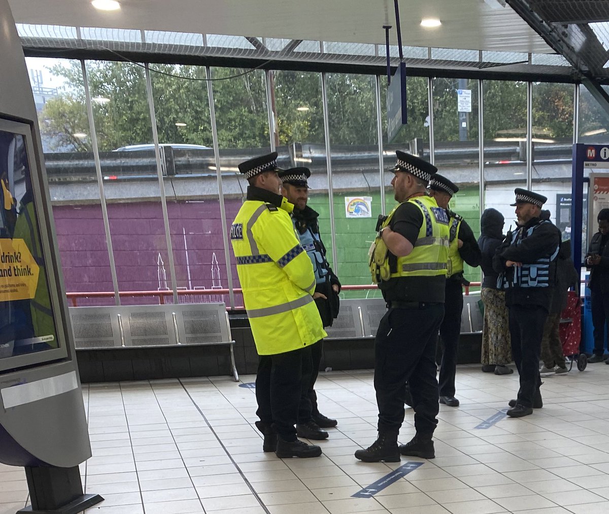 Know2Judge's tweet photo. It’s match day here in Bradford as The Bantams play Rochdale and police are out to ensure all is orderly. A big appreciation to the emergency services for ensuring public safety. #Bradford, #city, #bantams, #policing, #saefty https://t.co/Wga8qqWyJK