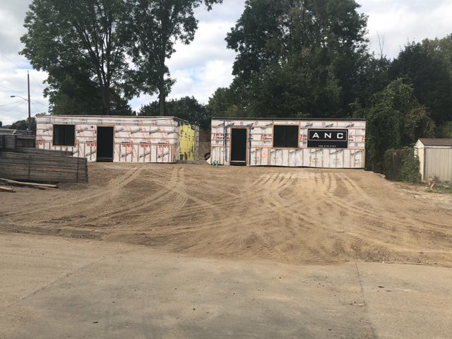 bhutch_53's tweet photo. Affordable Housing Modular Homes on site at 18 Stinson. One more step in achieving the 10 year housing plan of 506 units in Brantford/Brant. #472togo https://t.co/8UnWEkifzg
