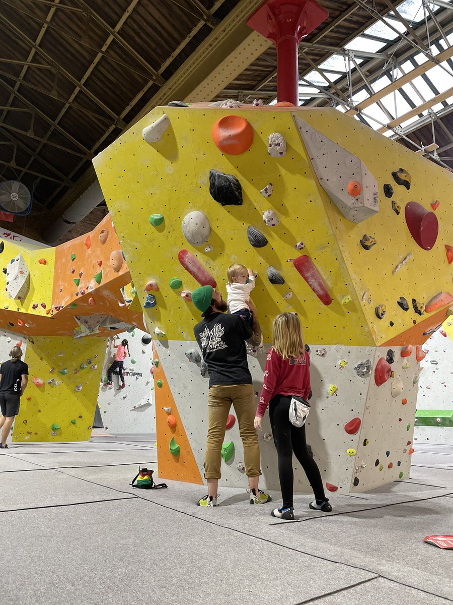 AvaClarke81's tweet photo. Back to winter fitness 🧗‍♀️ Erin gate crashed their session 🤣🐒 @RedpointWorcs https://t.co/Fjg20SK8zK