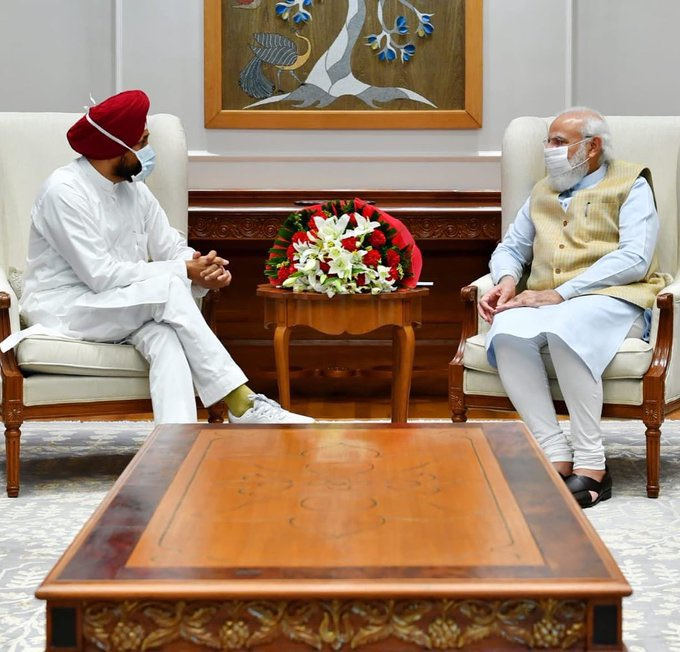 KotwalMeena's tweet photo. इस तस्वीर की एक सबसे अच्छी बात क्या है? https://t.co/rkSpisuch6