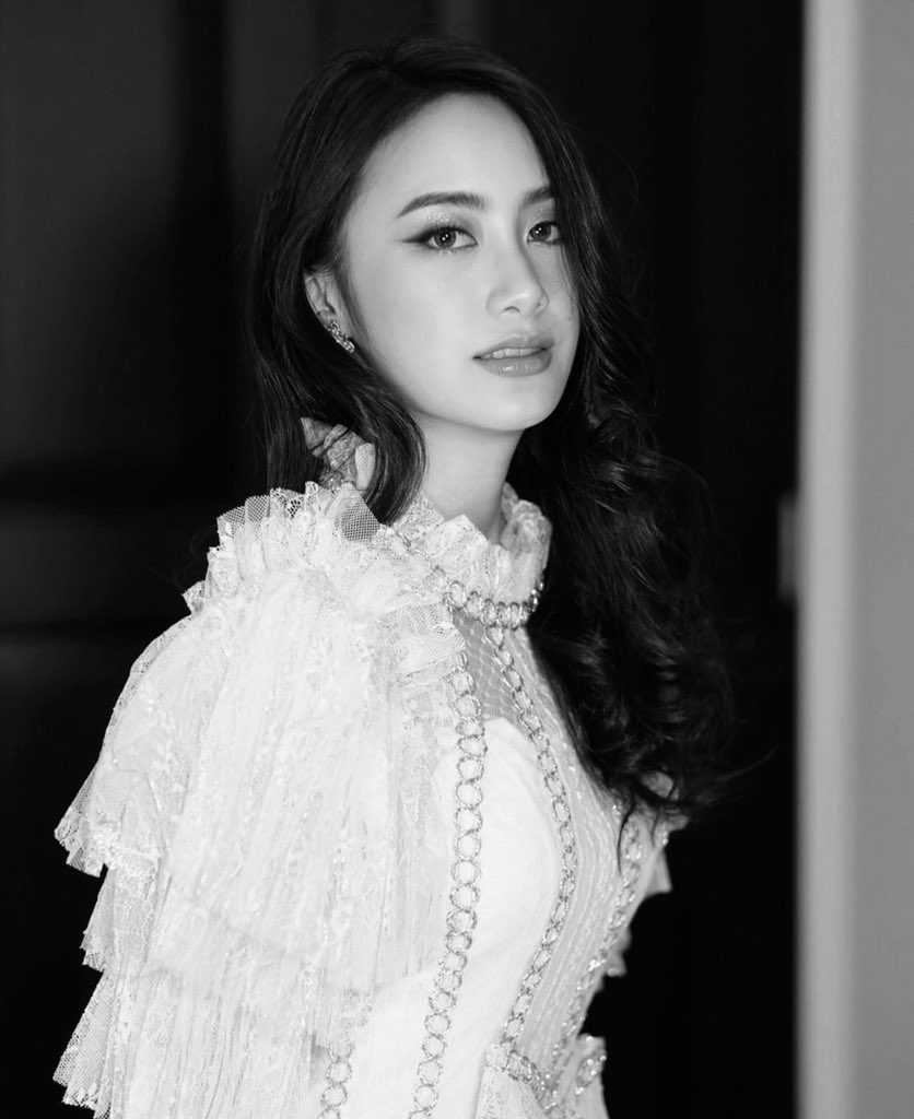 Graicefully's tweet image. ㅤㅤ
Abigail Shelomitha, 25 tahun. 
Balerina.

Dengan siapa disana? Kalau kalian bertemu dengan seorang balerina, kira kira ada yang bikin kalian penasaran nggak?       

ㅤㅤ