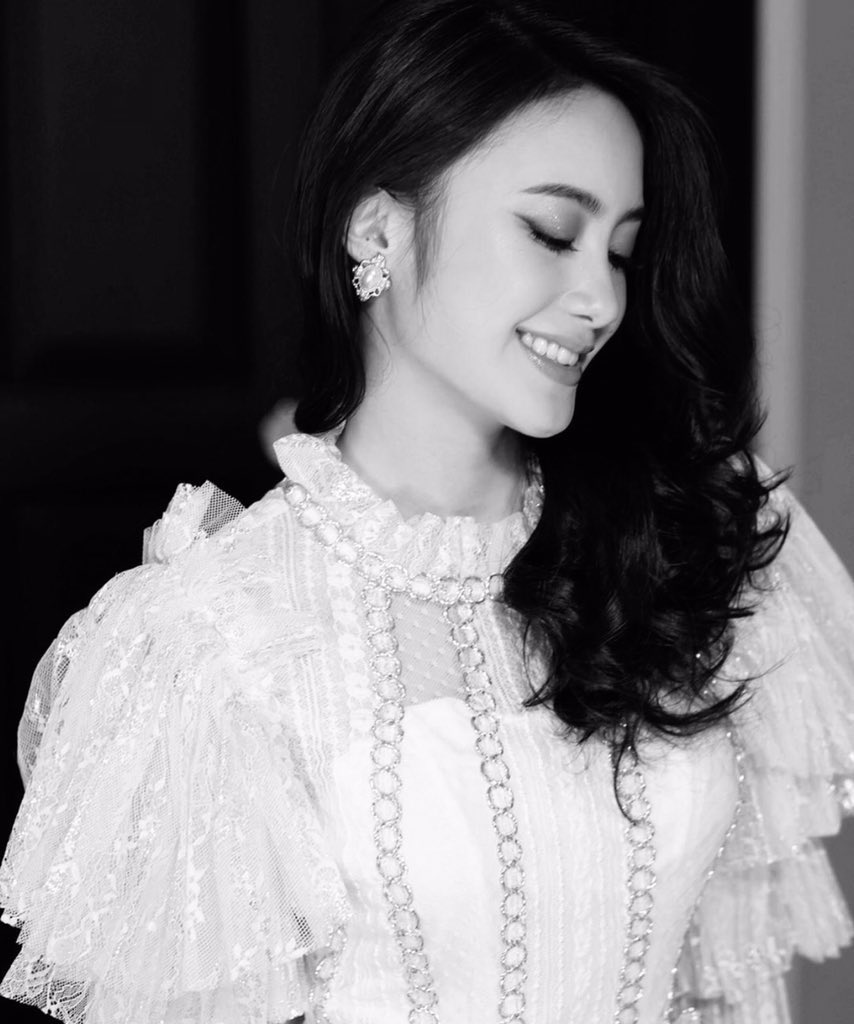 Graicefully's tweet image. ㅤㅤ
Abigail Shelomitha, 25 tahun. 
Balerina.

Dengan siapa disana? Kalau kalian bertemu dengan seorang balerina, kira kira ada yang bikin kalian penasaran nggak?       

ㅤㅤ