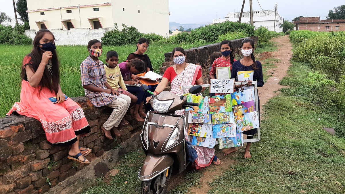 UshaDubey05's tweet image. खुद में वो बदलाव लाइए जो आप दुनिया मे देखना चाहते हैं_ महात्मा गांधी
गांधी जयंती पर हमारी #Mobile_Library
#GandhiJayanti2021