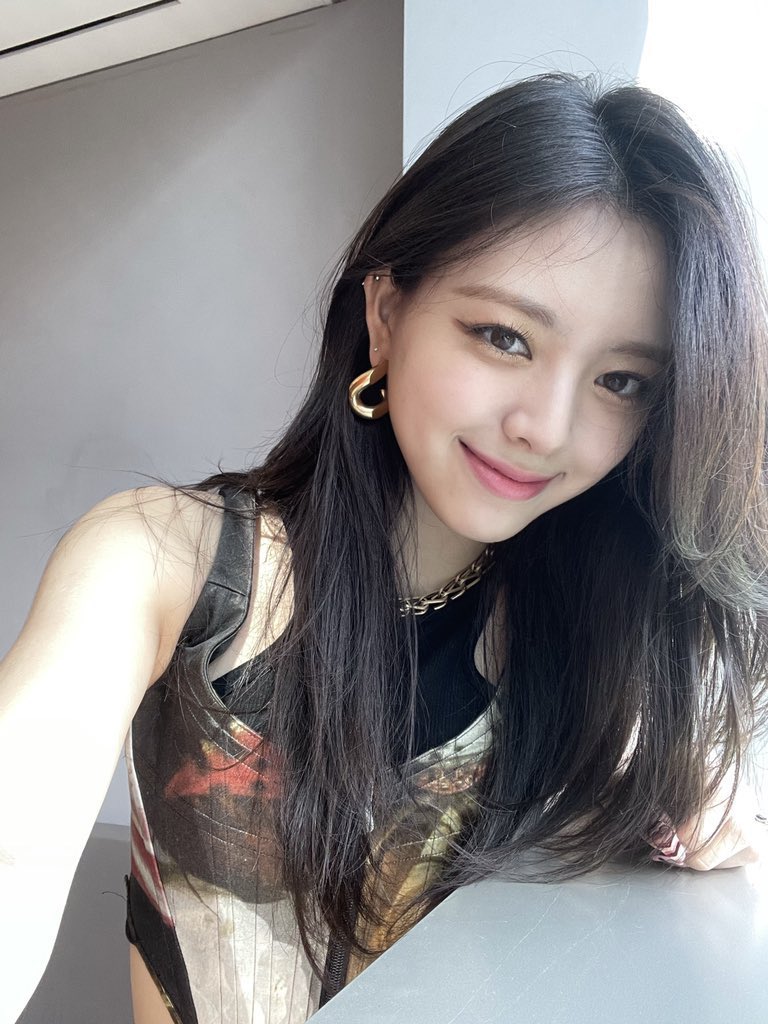 hourly yuna tweet media