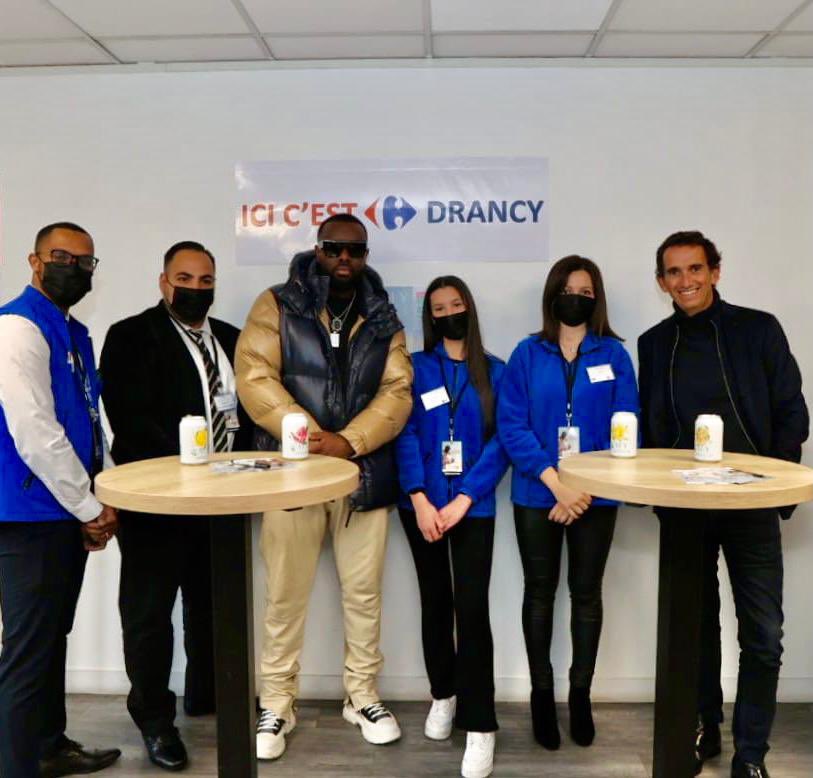 bompard's tweet photo. Ici c’est Carrefour Drancy ! Très heureux d'avoir rencontré @GIMS et d’avoir pu dialoguer avec Ines, Sarah, Michel et Karim, quatre de nos jeunes en alternance et en formation dans notre école interne. #ecoledesleaders #15000jeunes https://t.co/RKwa1YX2dI