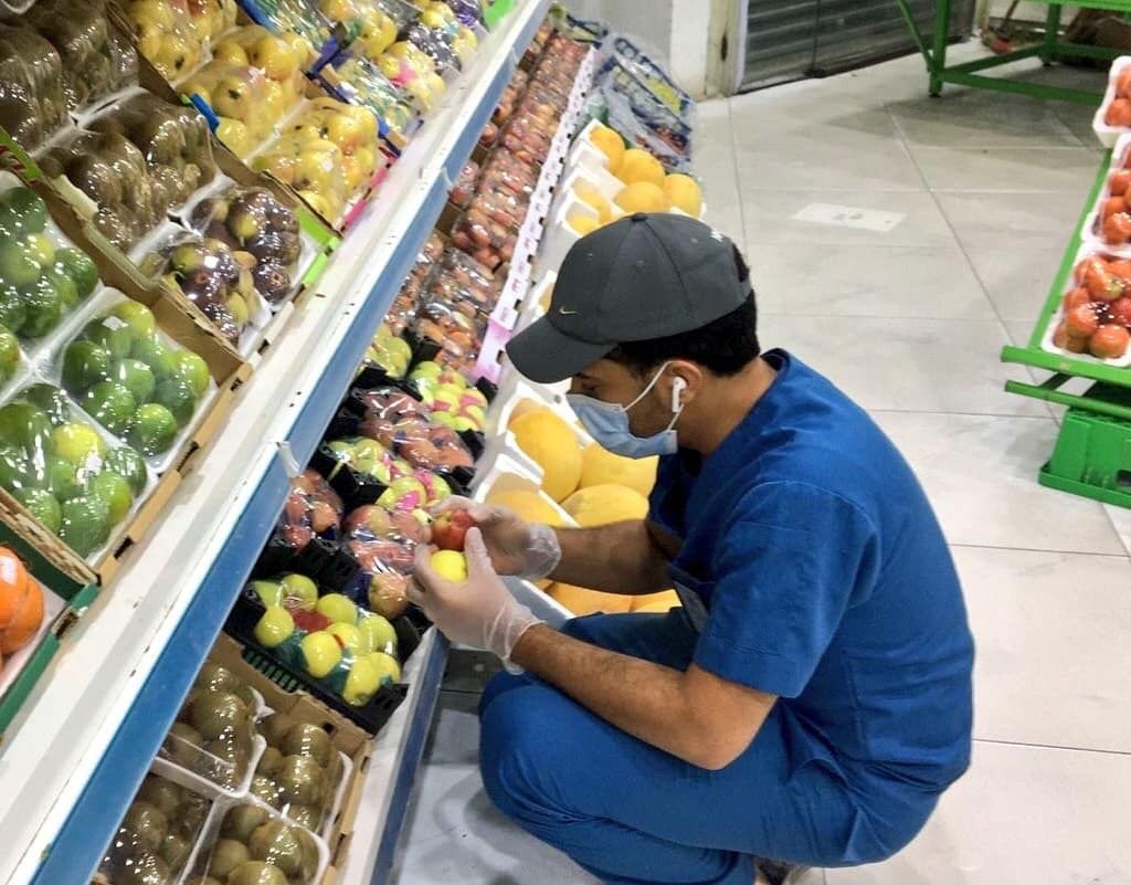 KNews2030_KSA's tweet photo. أمانة الشرقية تنفذ أكثر من 2500 جولة رقابية، وتحرر 110 مخالفة في الأسواق والمراكز التجارية خلال يومين #خبر_الرياض_الإلكترونية https://t.co/pEU35y55IQ