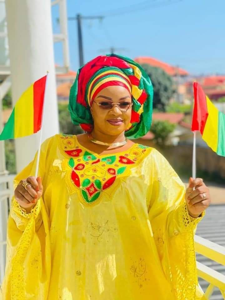 suis peulh 
suis malinké 
suis soussou 
suis forestière 
 vive la liberté  vive la solidarité, vive la paix  vive les Hommes et Femmes de guinée
bonne fête de l'indépendance à toutes et à tous,  vive la femme guinéenne 🇬🇳🇬🇳🇬🇳🇬🇳🇬🇳.
#GuineeIndependanceDay #Guinee63