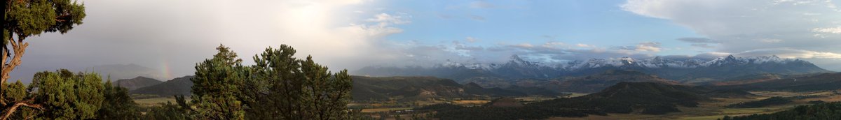 #HEYNEXT <a href="/KyleClark/">Kyle Clark</a> <a href="/KathySabine9/">Kathy Sabine</a>  <a href="/theWXwoman/">Danielle Grant</a> a little gift from the San Juans...open to see the colors in the east, the seasonal colors, and the blanket of snow :)  ENJOY!