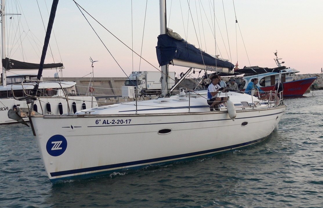 ElForoMaritimo's tweet photo. Salimos a navegar con Audazes Club de Navegación durante sus "Prácticas Regateras". Una jornada magífica con el Capitán Enrique De Hoyos y un grupo de "Audazes Navegantes"
#Audazes #navegandoconaudazes #AudazesClub #foromaritimo #elforomaritimo #Andaluciaunmardeposibilidades https://t.co/augebYHN4d