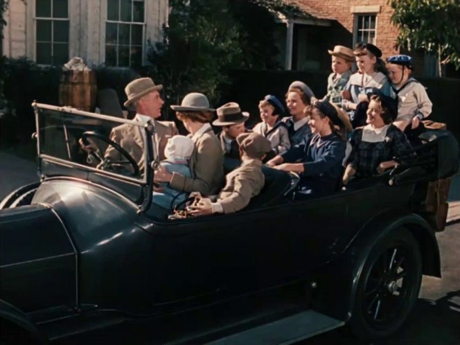 #NameYourCarDay #ClassicMovies
Cheaper by the Dozen, 1950
The Gilbreth family in 'Foolish Carriage.'