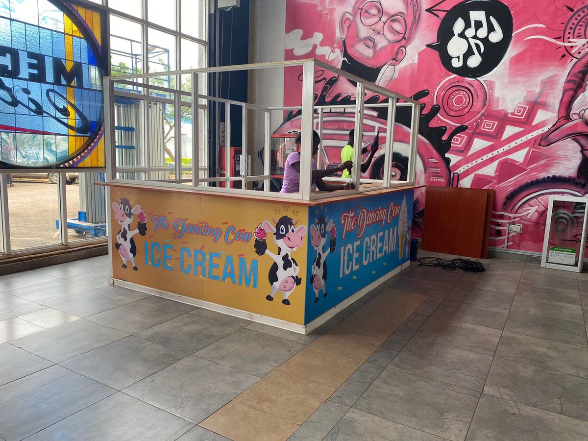 husseinj5's tweet photo. Shop stall to let in Kisumu! Price negotiable! Ideal for location in any mall or building! Ideal as a fast food outlet! Or to sell computers, appliances, accessories! Reply or inbox for details! #Kisumu #kiosk #stall #shop https://t.co/Qxyx20nWMA