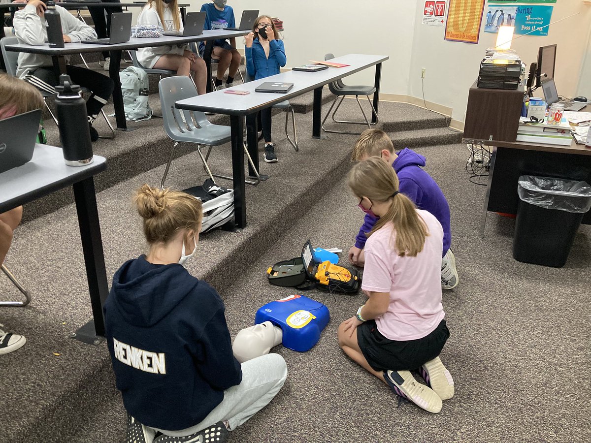 Impressive watching our 8th graders incorporate the “AED” along with CPR in Health class. Well done 👏