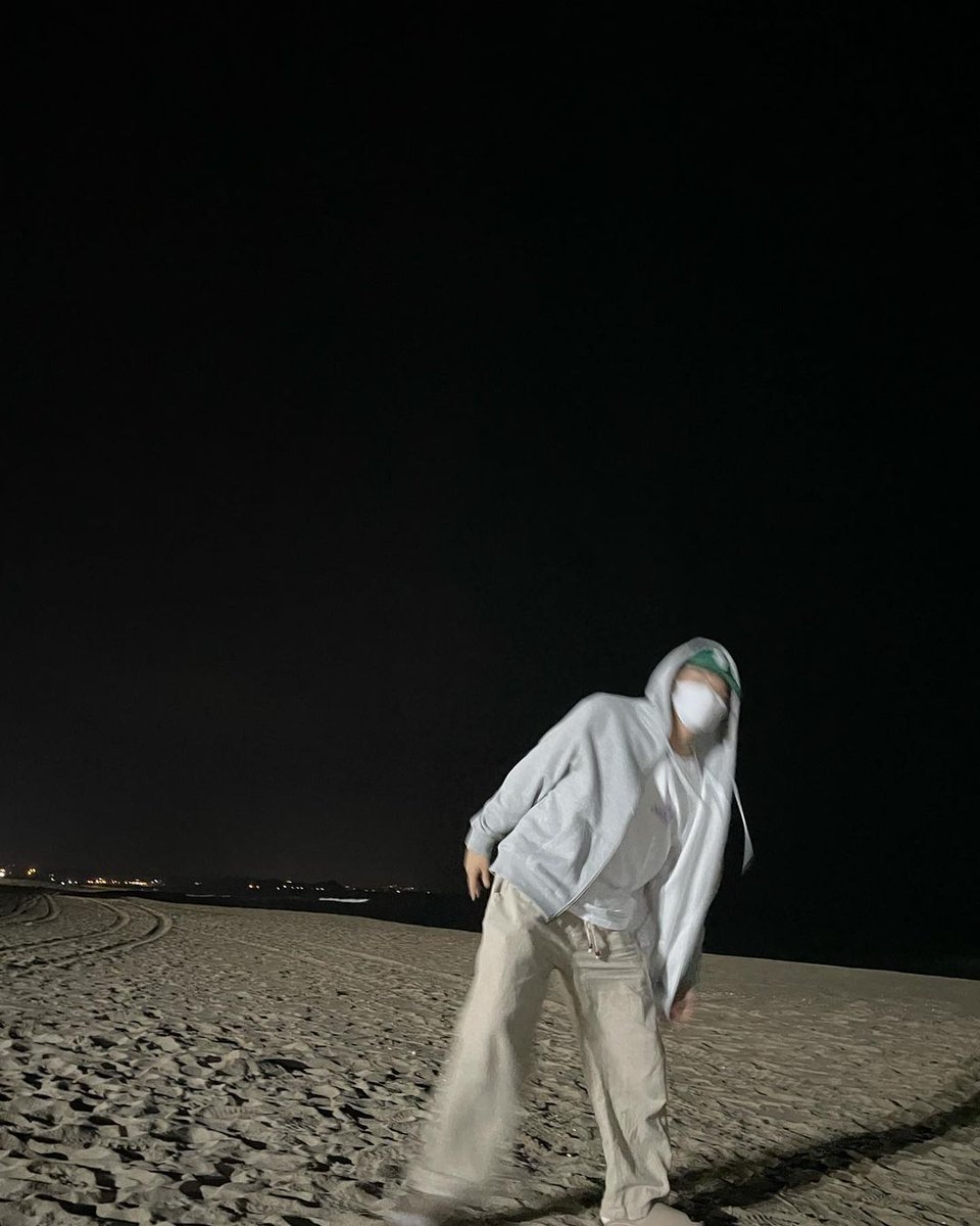 deffcnsv's tweet photo. 밤바다 🌊🌊🌊 https://t.co/VhWzVop1XF