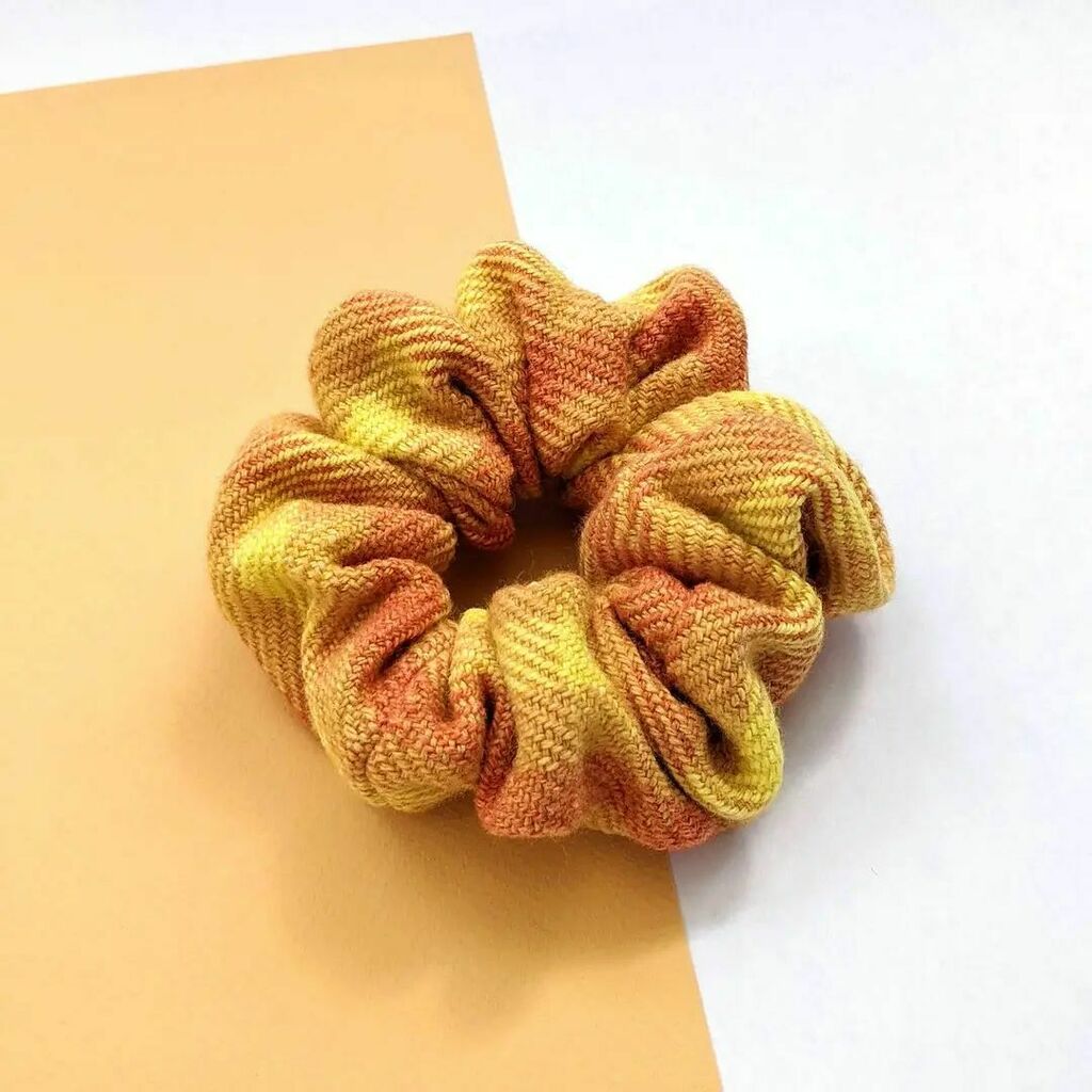 swell_studio's tweet photo. Who wanted a Scrunchie in Starfish but didn’t get one? 👀

〰️
〰️

#swell #itsswell #handweaving #weaver #handwoventextiles #independentmaker #designermaker #slowcraft #smallbatch #inspiredbythesea #sustainablesewing #shophudgrads #mysmallbizfaves #exp… https://t.co/lrPfTl2DmV https://t.co/UFmtn2pXpv