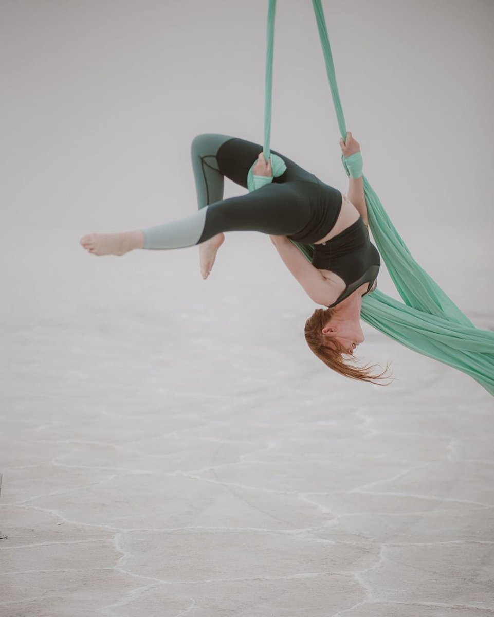 upliftactive's tweet image. Our Seafoam Green Aerial Silks Fabric allows you to fly in comfort, floating on a cloud of softness just like @aerial_aurora, photographed by @
tatteredbutterflyphoto
