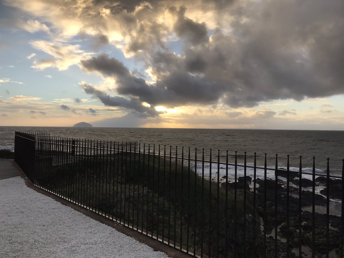 jimthemagician's tweet photo. Fun afternoon at an exclusive birthday party at @ Turnberry Lighthouse @TrumpTurnberry
Close-up magic and a magic workshop.
#jimthemagician #magicjim #beyondbeliefmagic #magicbeyondbelief #turnberrylighthouse #trumpturnberryscotland #closeupmagic #magicworkshop #learnmagic https://t.co/Ve6veWcjGr
