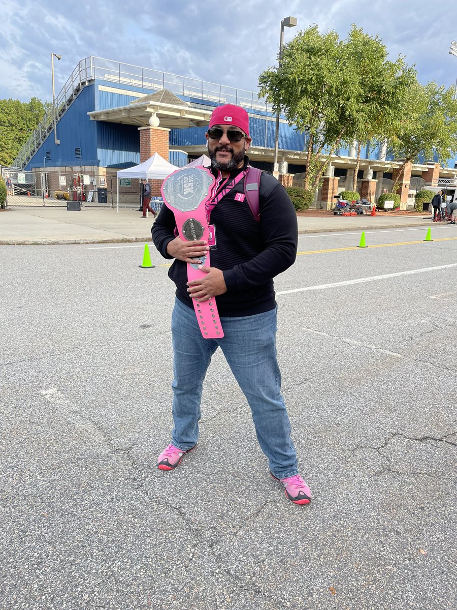 Your_NH_HTE's tweet photo. Oooooooh yeah, Nashua is fully #UnCarrier at the #worldsmostpawsomerace in Nashua the Dog Jog 5k. Check us out learn more about T-Mobile. https://t.co/xfzmbmWs2x