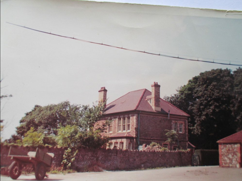 WhitchurchHosp's tweet photo. The farm was an important part of hospital life @WhitchurchHosp as it provided Occupational therapy and food
#OT
#hospitalfarm
1st photo from the Western Mail https://t.co/zHOa8EEzGp
