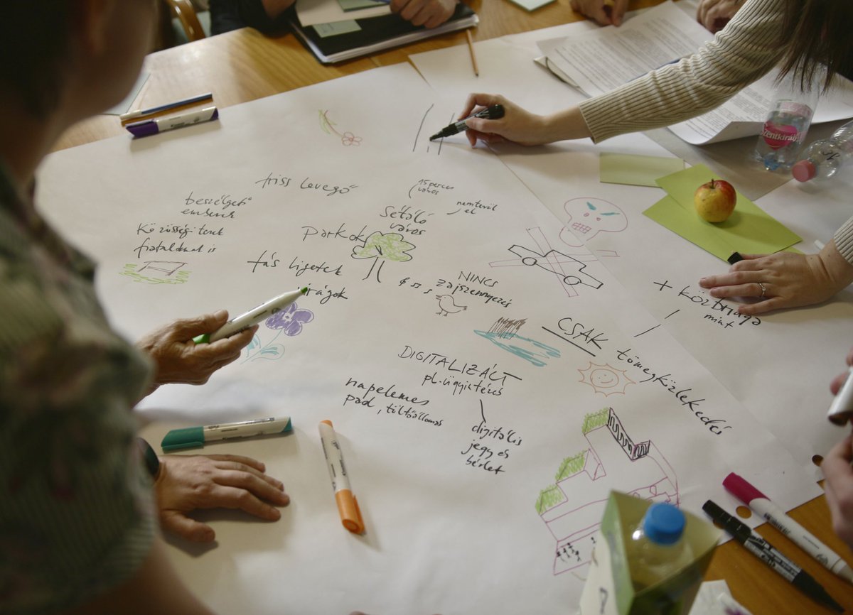 DemNetHungary's tweet image. No time to rest. Participants at the #citizensassembly in #Miskolc are getting ready to sum up their recomendations for improving #airquality.