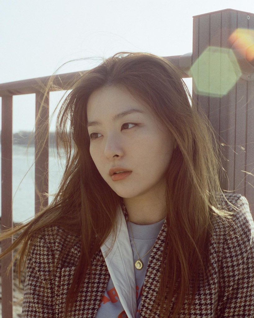 SEULGI_TH's tweet photo. ซึลกิกับไวบ์รักแรก https://t.co/11mmHFmKQh