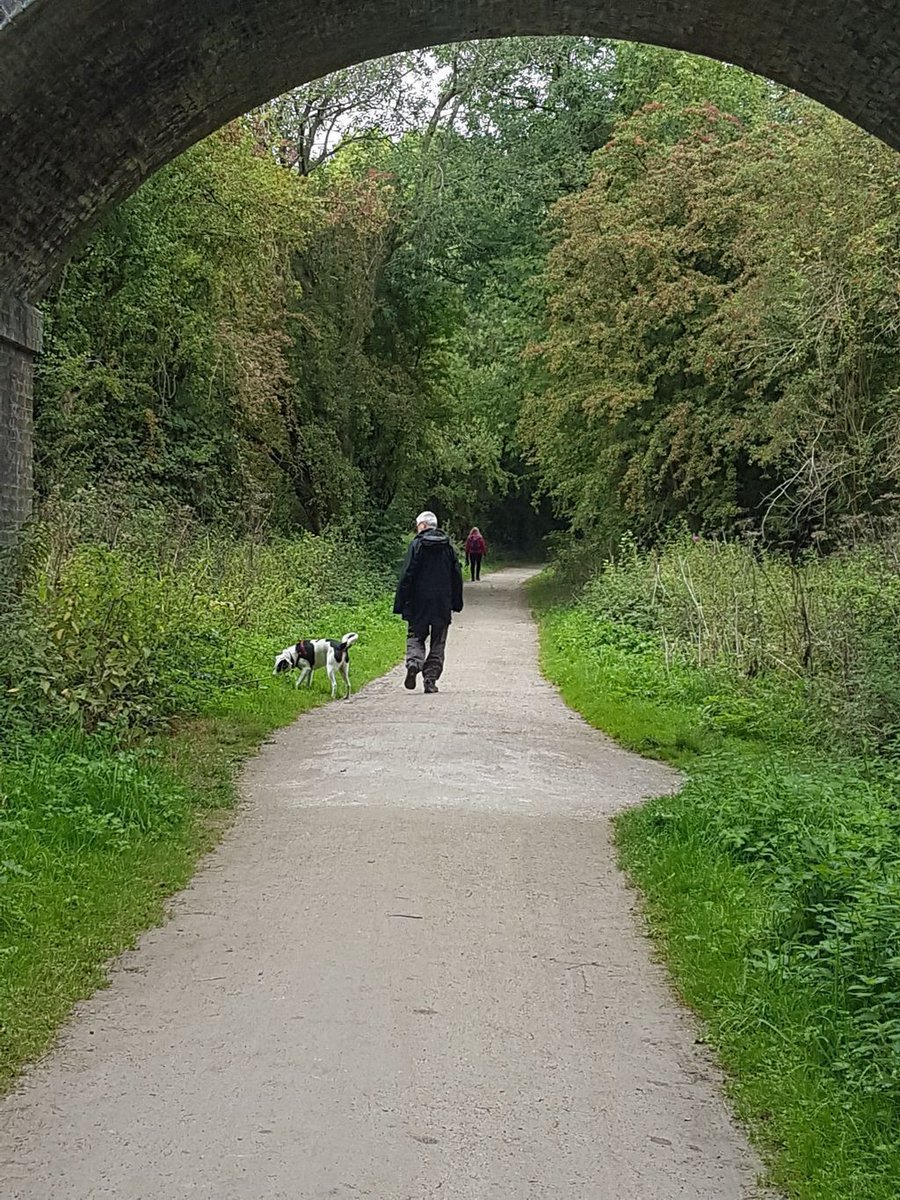 VisitPeaks's tweet photo. Need a change of scenery?  Try an outdoor escape in #PeakDistrict?  Enjoy lovely walks and space close to Riverside House #holidaycottage. With stunning river views. Why not plan a short break getaway?  Dog and family friendly #selfcatering  https://t.co/ONIyzck5CC https://t.co/kO0h32F735