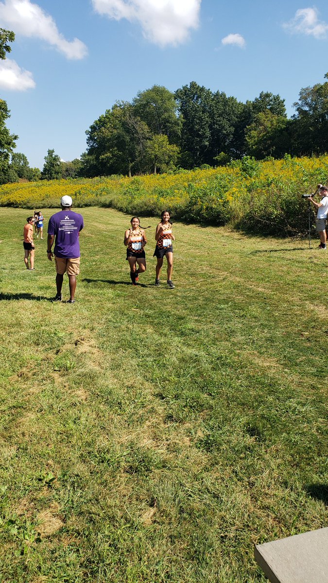 The Husky cross country team is at the Parkway West Invitational this morning. Here is to some fast races! #huskyxc