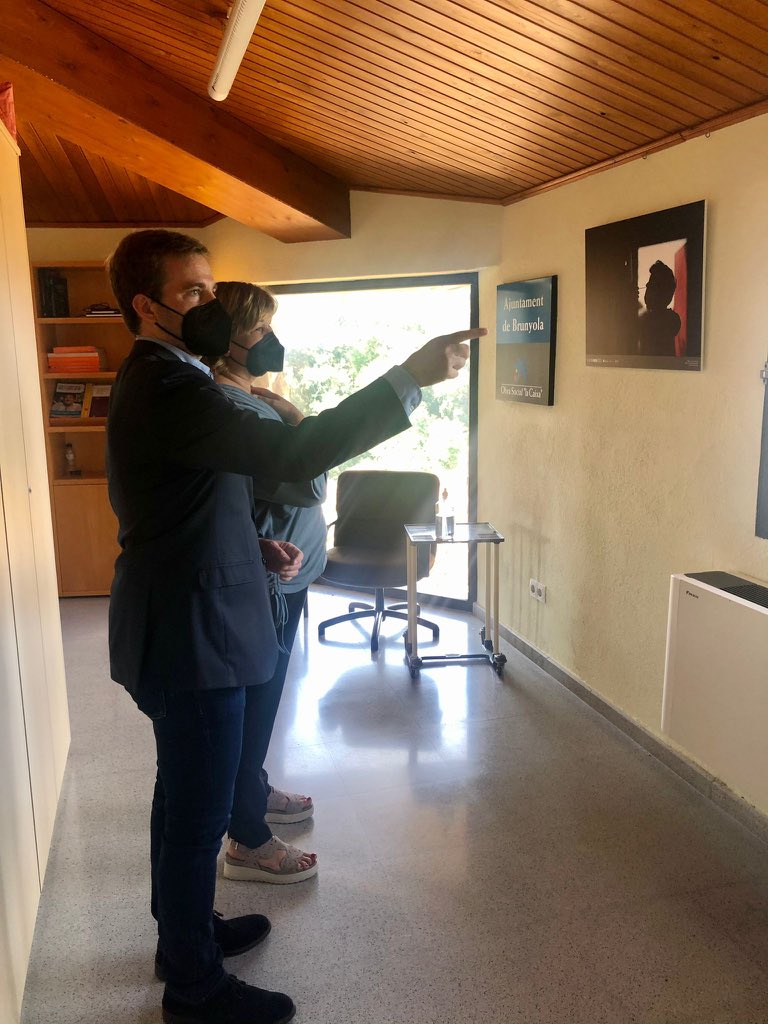 DiputacioGirona's tweet photo. La programació de la Fira de l’Avellana de la Selva també inclou l'exposició #RaholaFoto2021.
📸 Una selecció de 3⃣0⃣ fotografies de les 1⃣0⃣9⃣presentades a l'edició 2021 dels #PremisRahola. https://t.co/CjOlc2ldDP