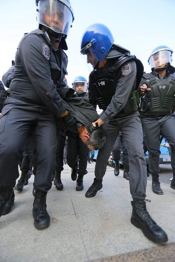 Şəkildəki iki fərqi gördünüzsə münasibətinizi bildirin.