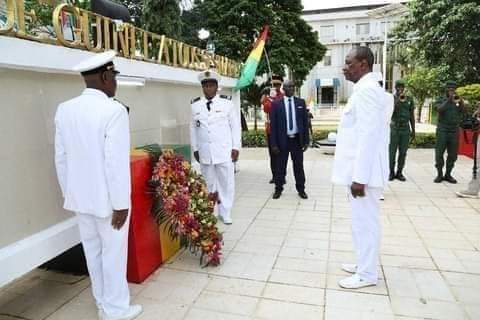 kaba_premier's tweet photo. En ce jour mémorable de l'histoire de notre nation, je rends un vibrant hommage @alphacondepresi. L'histoire retiendra que vous avez refusé de vendre la Guinée à la France en suivant la ligne de conduite de nos pères d'indépendance, qui ont préféré la liberté dans la pauvreté. https://t.co/0CWwugrjfV